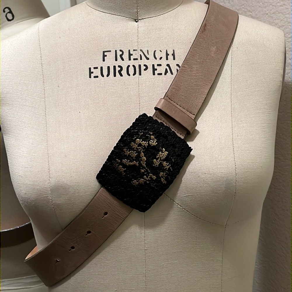 VINTAGE heavy metal SKULL on SKULLS belt buckle with taupe LEATHER strap